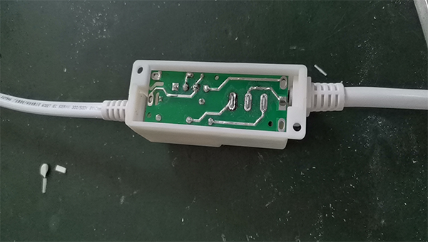 汇巨透明环氧树脂灌封胶为电子公司解决电源开关灌封胶难题