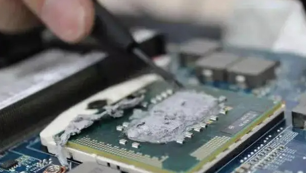 散热硅脂为什么会开裂？