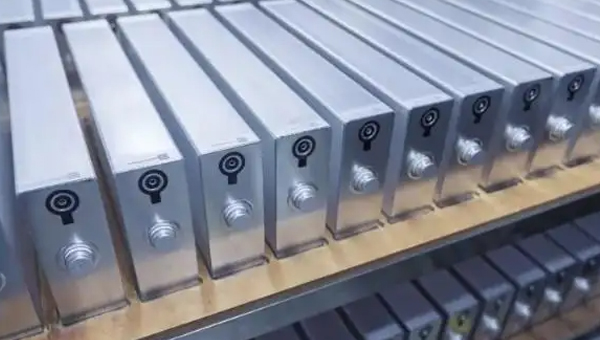 新能源汽车动力电池结构胶应用方案