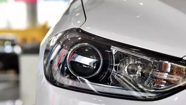 有机硅密封胶解决汽车大灯密封问题