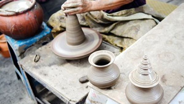 陶瓷工艺品的胶粘固定，使用快干结构胶效率更高