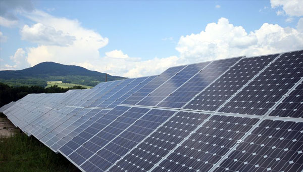 光伏逆变器灌封胶，保护太阳能光伏组件免受环境因素干扰的重要材料