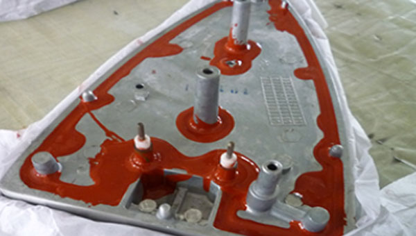 有机硅密封胶解决蒸气电熨斗底板耐高温密封问题