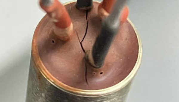 ​高温工况胶水开裂难题HJ-1290耐高温结构胶帮你解决