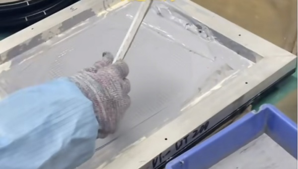 汇巨胶粘327LED铝基板导热硅脂流平性好可丝网印刷