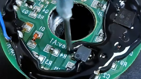 环氧树脂灌封胶流动性不好怎么办？汇巨胶粘工程为您支招