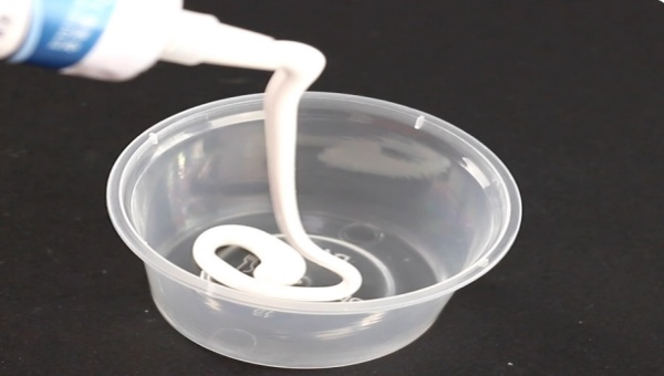 HJ-317单组份导热硅胶养生壶玻璃与发热管粘接密封的耐高温解决方案