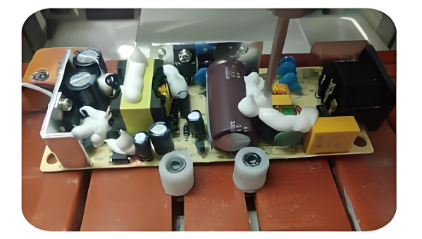 电焊机元器件怕振动？HJ-730有机硅电子胶防振固定更可靠