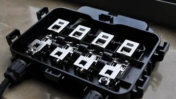 太阳能光伏接线盒