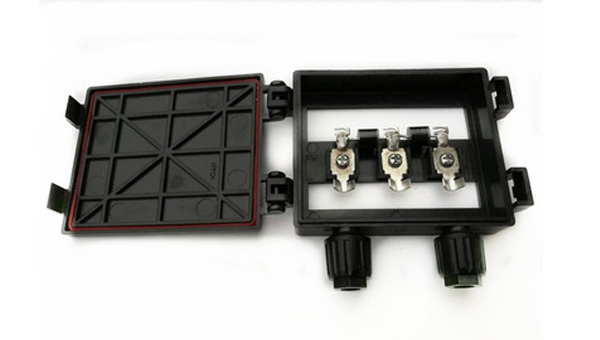 聚氨酯导热灌封胶用于太阳能接线盒的封装保护