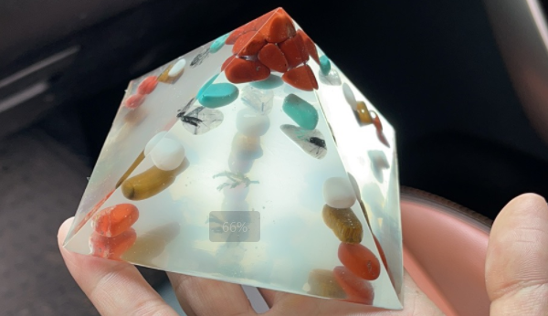 弹性环氧透明AB胶，工艺品表面披覆用弹性环氧透明AB胶有什么优势？