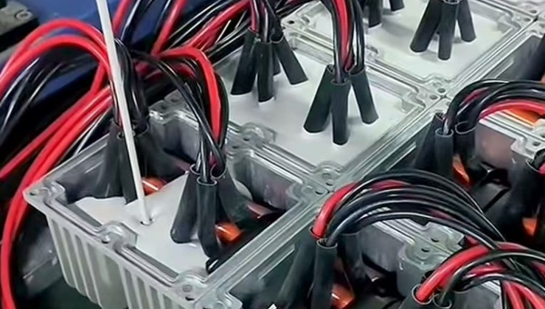 HJ-711加成型导热灌封胶，HJ-711加成型导热灌封胶在车载模块封装的应用