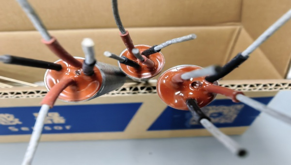 汇巨环氧结构胶，电热管，汇巨环氧结构胶提升电热管在高温工况下的可靠性用胶方案